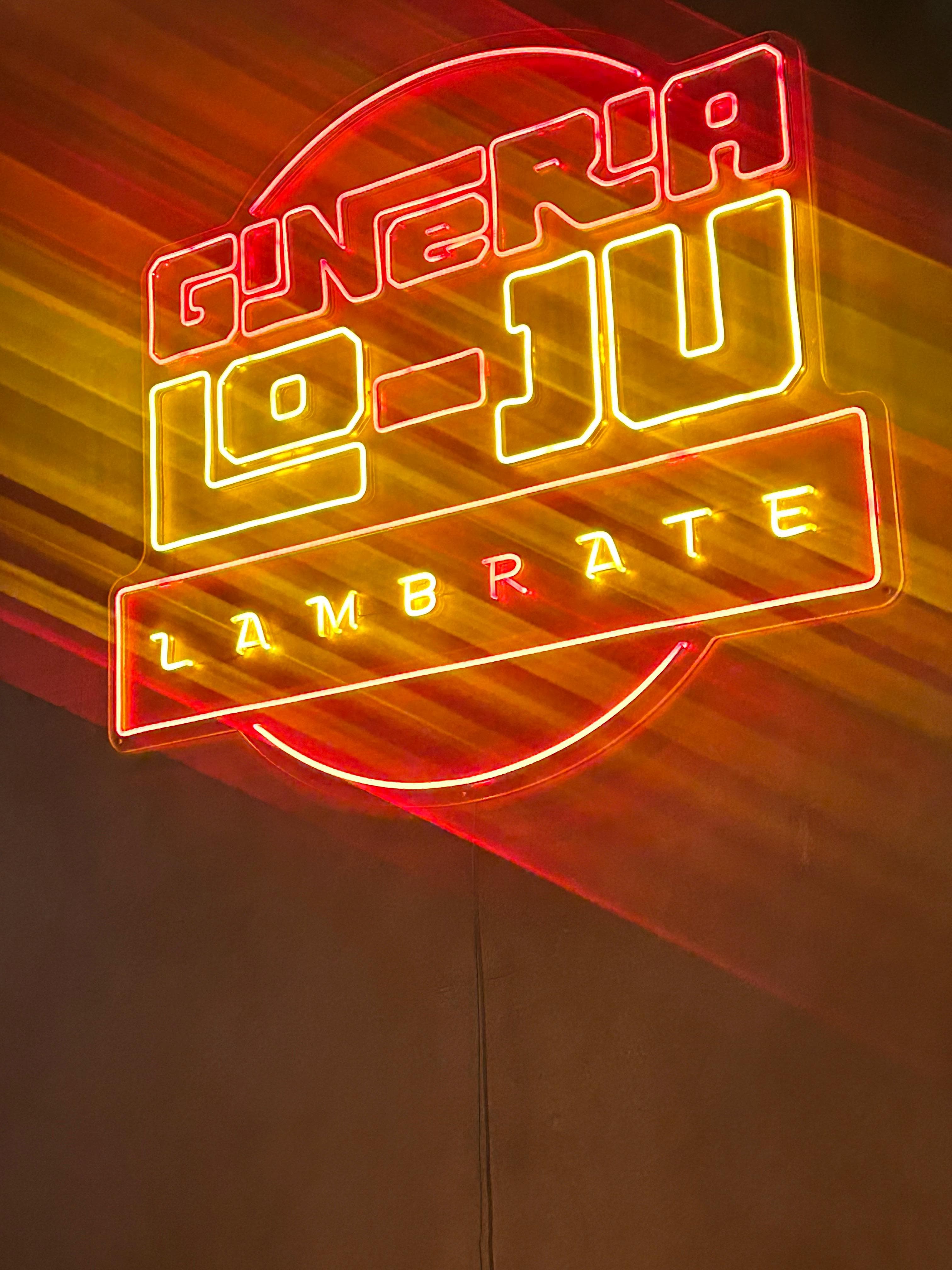 Insegna al neon Gineria Lo-Ju Lambrate